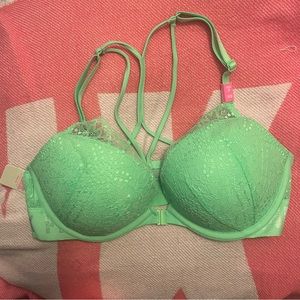 💚NWT VS Pink Lace Bra - Spearmint